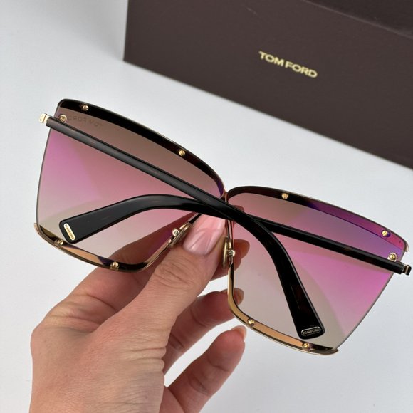 Tom Ford FT0936/S Elle-02 28F BRAND NEW Sunglasses Gold Black Gradient Women - Picture 3 of 12